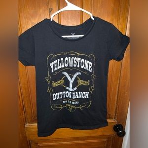 Women’s Yellowstone short sleeve tshirt size M